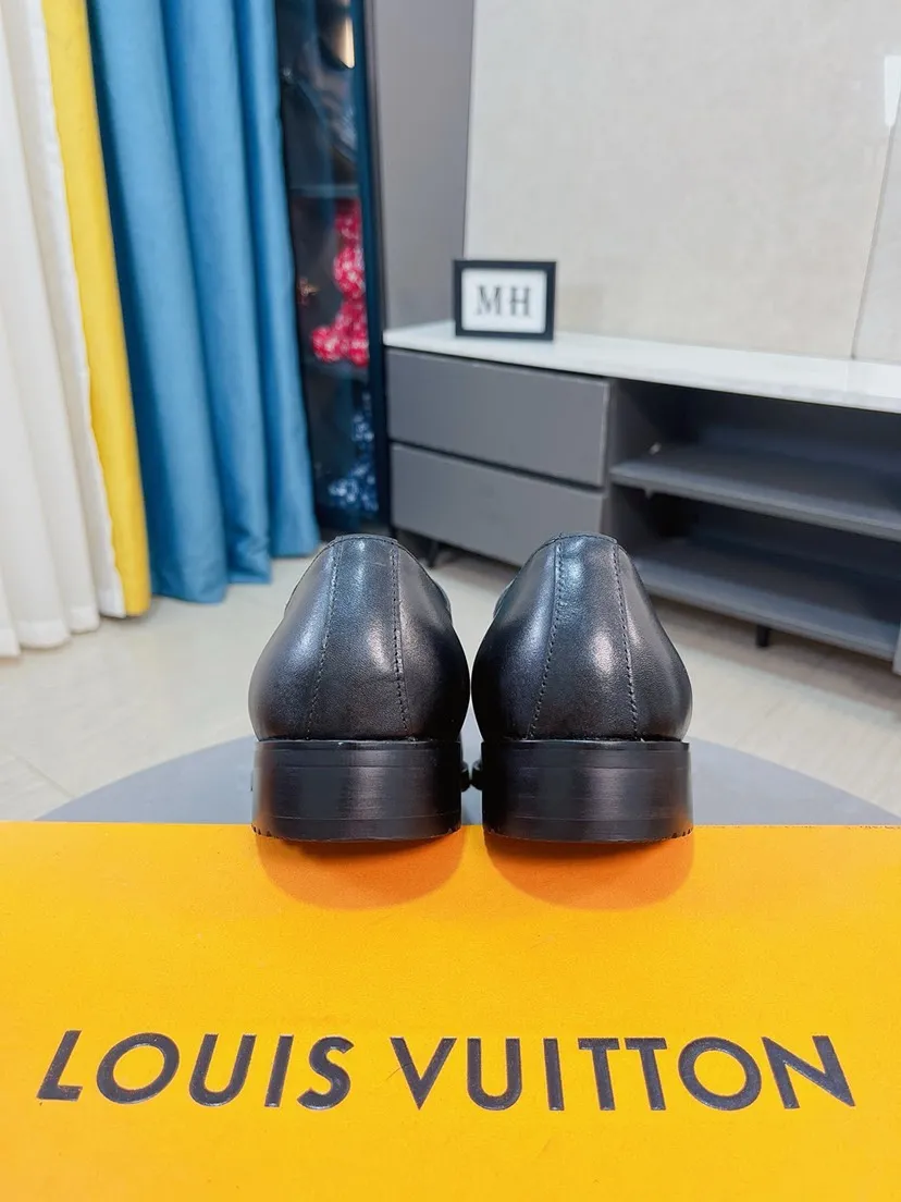 Men's Men's Shoes 💰480🌹🌹《Lv》The latest and most popular casual business leather shoes, top brands [Seduce] Luxury ~ Purchasing, [Strong] The uppers are made of imported patent leather with printed original material ➕ Genuine leather lining (•) fine workmanship. The original stylish and stylish soft rubber wear-resistant and non-slip outsole is light and comfortable on the feet. The real thing looks better in real life. 38-44, 45 can be customized.